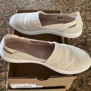 Clarks breeze step natural slip ons size 9.5